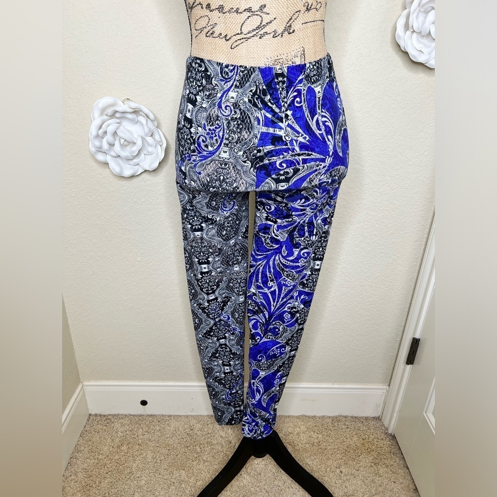 Honey & Lace Soft Stretchy White, Black & Blue Leggings in Size One Size